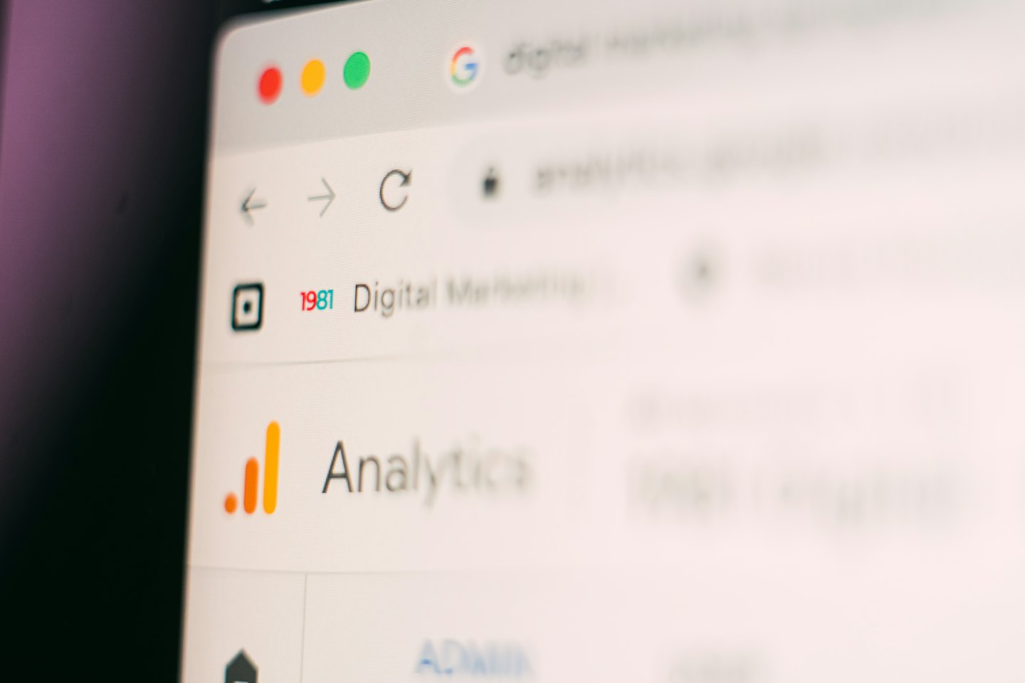 Ekran komputera z panelem Google Analytics dla 1981 Digital Marketing.